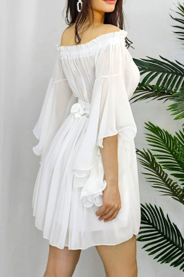 Rochie scurta Azale, in clos, cu maneci evazate oversize si rejansa elastica cazuta pe umeri, Masura S/M2