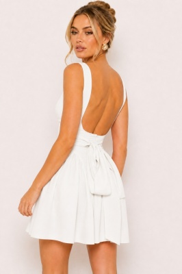 Rochie alba babydoll cu funda la spate