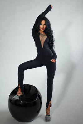 Salopeta modelatoare Best, cu maneca lunga, decolteu plasa cu cristale aplicate si slit la baza piciorului, Negru