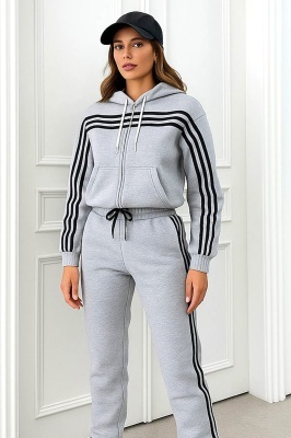 trening gri cu bluza, fermoar si pantaloni cu elastic