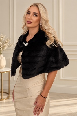 Capă elegantă din blană ecologică negru, cu broșă și închidere interioară