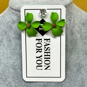 Cercei A Little Magic, cu design floral si prindere cu tija, Verde deschis 2
