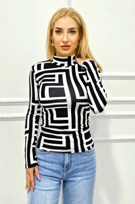 bluza cu guler in nuante geometrice