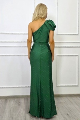 rochie verde eleganta cu un umar si accesoriu in talie