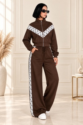 Trening dama Finley, cu hanorac scurt si pantaloni wide leg, Maro