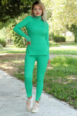 Compleu tetra Aniko, pantaloni si bluza pe gat, cu perle artizanale, Verde3