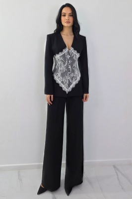 costum elegant cu pantaloni drepti