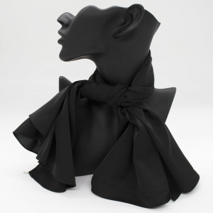 Esarfa scurta de dama, din matase satinata, in cutie cadou, Negru, 70x70 cm1