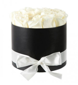 Aranjament floral Trandafiri parfumati de sapun, in cutie neagra Luxury 7