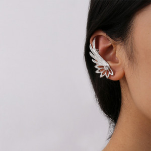Cercel tip ear cuff Hawaiian argintiu pentru urechea stanga