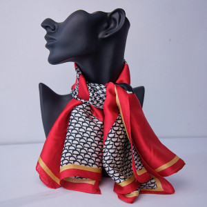 Esarfa Soft, cu imprimeu si matase satinata, in cutie eleganta, Rosu, 70x70 cm 4