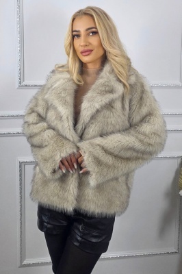 Haina eleganta dama Kasmina, din blana ecologica, croi scurt, Crem, Marime S/M