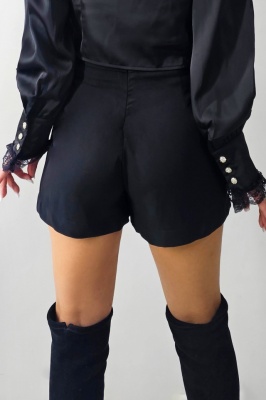 Pantaloni scurti eleganti EAGLE, accesorizati cu cristale si detalii metalice, Negru detaliu spate