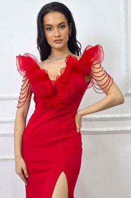rochie rosie de ocazie cu volum si croiala feminina