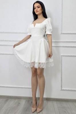 rochie alba de ocazie scurta cu aspect rafinat