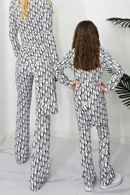 Set casual mama/fiica Agathea, pantaloni tetra evazati si bluza lunga asimetrica, White Disco 1