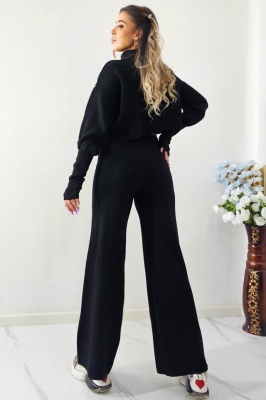set de dama tricotat pe negru