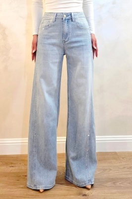 jeans largi cu cusatura decorata strasuri