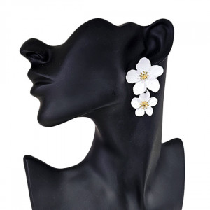Cercei lungi Sublime Petunia, cu design floral, realistic, in cutie cadou, Alb2