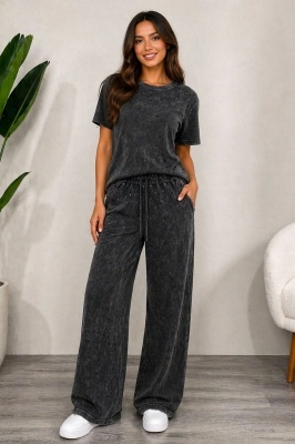 Compleu catifelat casual Amelye, cu pantaloni si tricou lejer, Negru