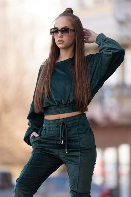Compleu de catifea Dyia, pantaloni si bluza cu umar cazut, Verde smarald