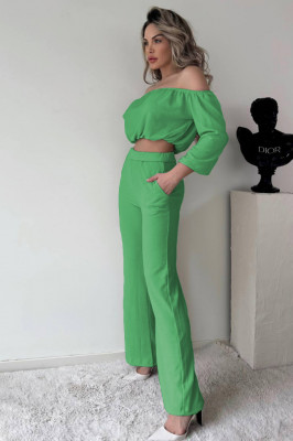 Compleu elegant Alegria, bluza crop cu decolteu elastic pe umeri si pantaloni reiati, evazati, Verde1