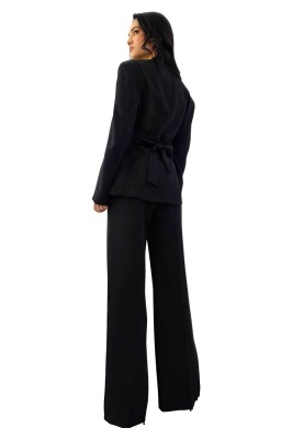 costum dama cu doua buzunare functionale
