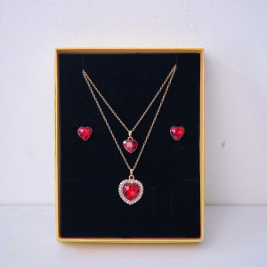 Set accesorii Danser a Deux, din inox, cu cercei, sirag cu doua lanturi si pandativ cu pietre, in cutie eleganta, Gold Heart Rosu