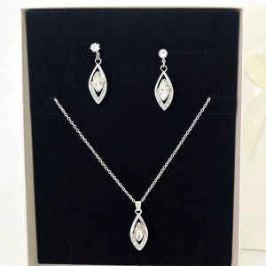 Set Feeling Drop bijuterii dama, cu cristale si pandantiv elegant tip lacrima, in cutie cadou