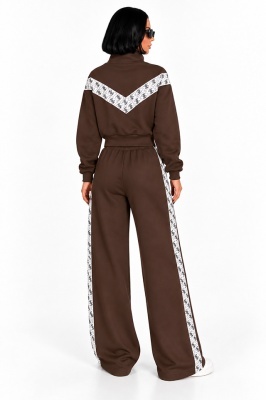 Trening dama Finley, cu hanorac scurt si pantaloni wide leg, Maro, detaliu spate
