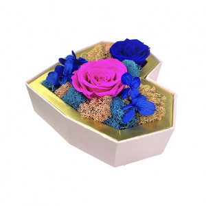 Special5 Aranjament Floral Special cu flori criogenate pe pat de muschi cret si licheni naturali stabilizati