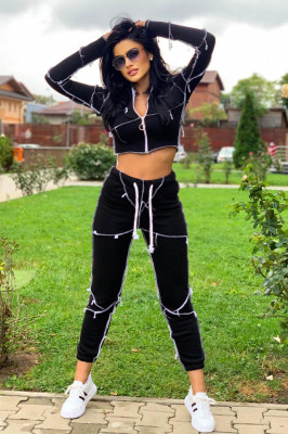 Compleu Cecilia vatuit - pantaloni si bluza hanorac - Negru