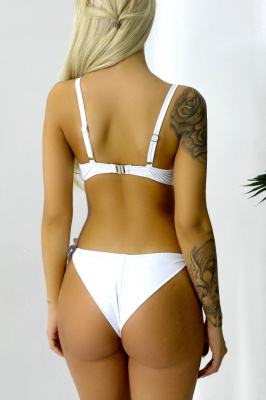 Costum de baie trei piese AiLis, slip brazilian, slip semidecupat si sutien cu push up, Alb 5