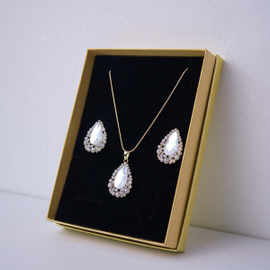 Set accesorii Feeling, din inox, cu cercei, lantisor si pandativ cu cristale, in cutie eleganta, Gold Drop 5