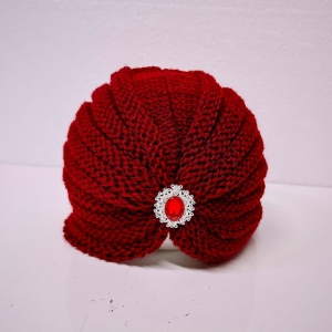 Caciula dama tip turban, NIDEH, cu brosa si textura tricotata, Rosu