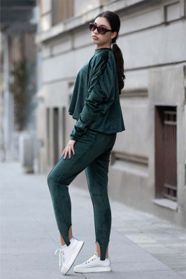 Compleu de catifea Beya - pantaloni cu banda sub talpa si bluza larga - Verde smarald