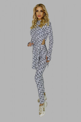 Compleu din doua piese Wonder Disco, imprimeu cu tonuri realiste, bluza cu slituri laterale si pantaloni cu textura elastica, Alb