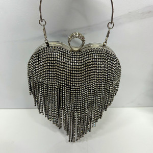 Geanta de ocazie, Glimmer, Negru, in forma de inima, cu strasuri si detalii metalice, Lant argintiu2