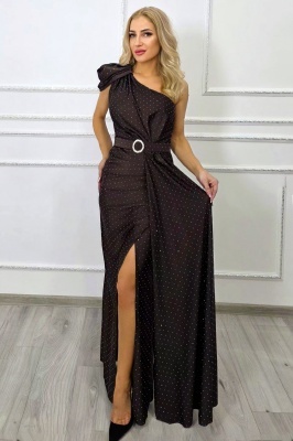 rochie maro cu linie care urmareste natural forma corpului