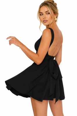 Rochie neagra babydoll, cu funda la spate