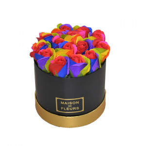 Aranjament floral Trandafiri parfumati de sapun, in cutie neagra Luxury 2