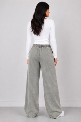 Pantaloni lungi catifelati Valentinea, cu imprimeu si banda elastica, Gri deschis detaliu spate