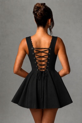 Rochie scurta neagra cu bretele medii, corset decorativ si fusta evazata ampla