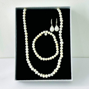 Set accesorii Precious Pearls, colier, cercei și brățară din perle de cultură, in cutie cadou, Alb