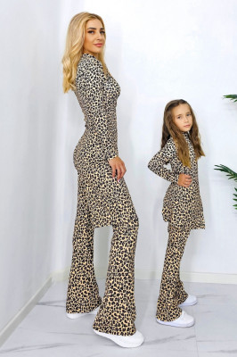 Set casual mama/fiica Agathea, pantaloni tetra evazati si bluza lunga asimetrica, Animal print 1