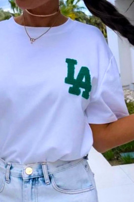 Tricou alb din bumbac LA City, cu imprimeu contrastant cromatic, in relief si guler rotund 2