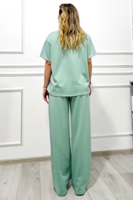 Compleu dama CRYSSA, bluza oversize cu floare aplicata, cristale si pantaloni Large, Verde pastel, oversize spate
