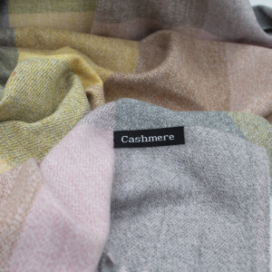 Esarfa Square Lilac tip sal, din material gros cu casmir, in cutie cadou 182x722