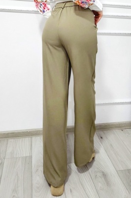 pantaloni kaki cu croiala large detaliu spate