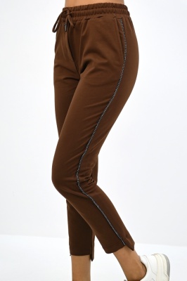 Pantaloni sport FlexLine, cu vipusca in relief si lungime asimetrica, Maro lateral